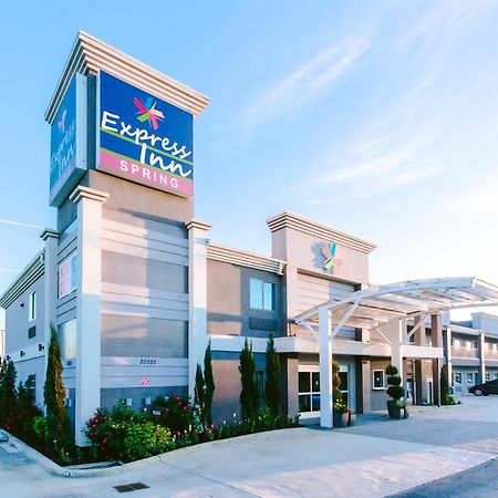 Express Inn - Spring Bagian luar foto