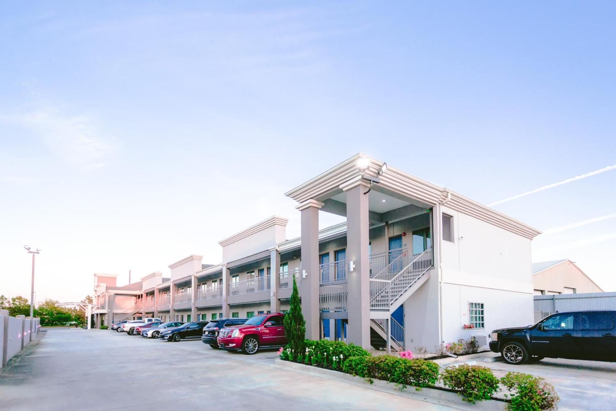 Express Inn - Spring Bagian luar foto