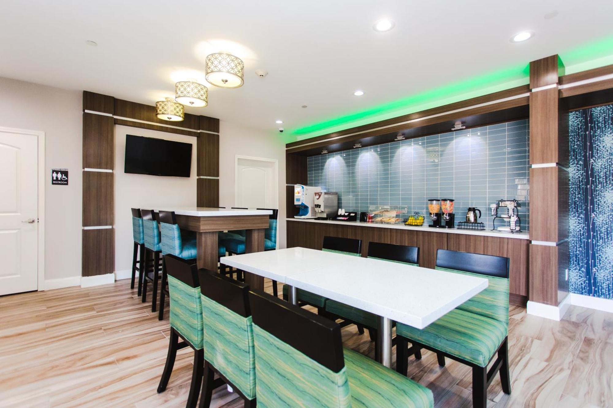Express Inn - Spring Bagian luar foto