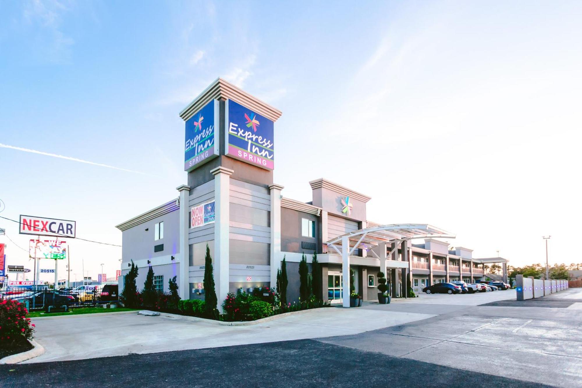 Express Inn - Spring Bagian luar foto